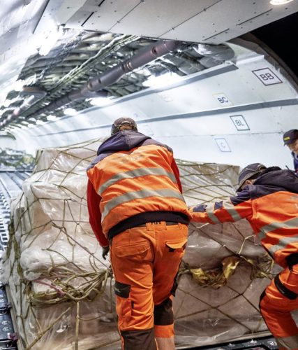 workers loading cargo aircraft 0001